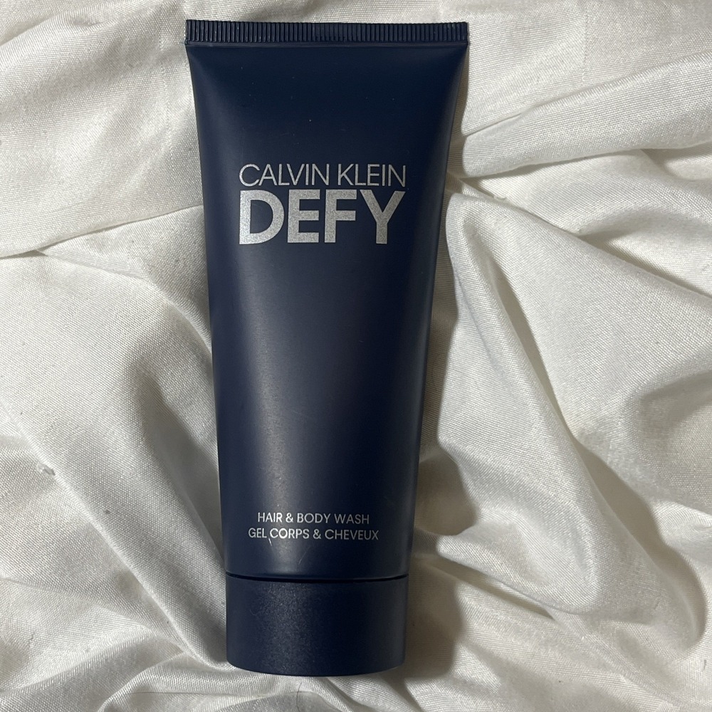 New DEFY CALVIN KLEIN Hair And Body Wash 3.3 FL. OZ. 100 ML Unboxed